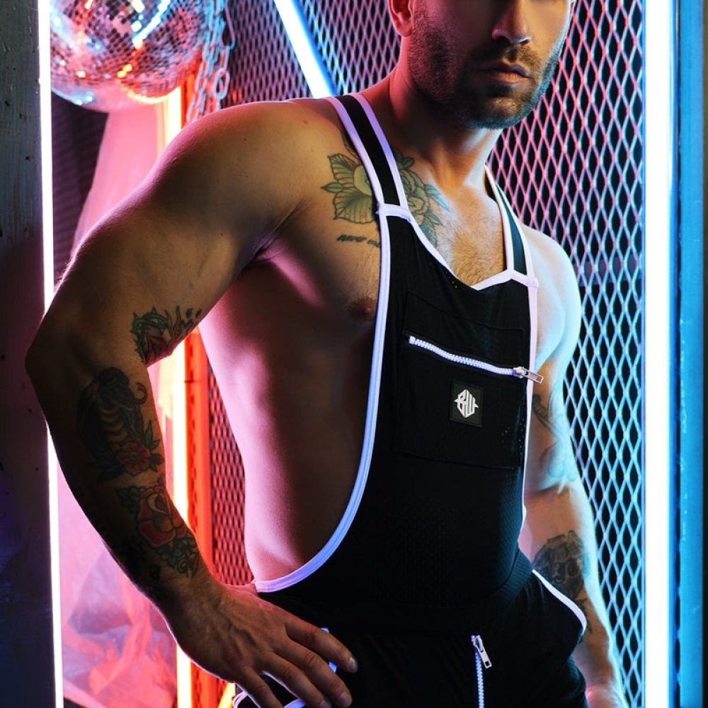 Futura Sluterall black front.jpg